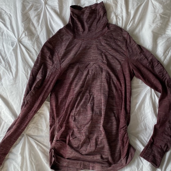 Lululemon Wicking Turtleneck Long Sleeve 8 - Picture 1 of 3